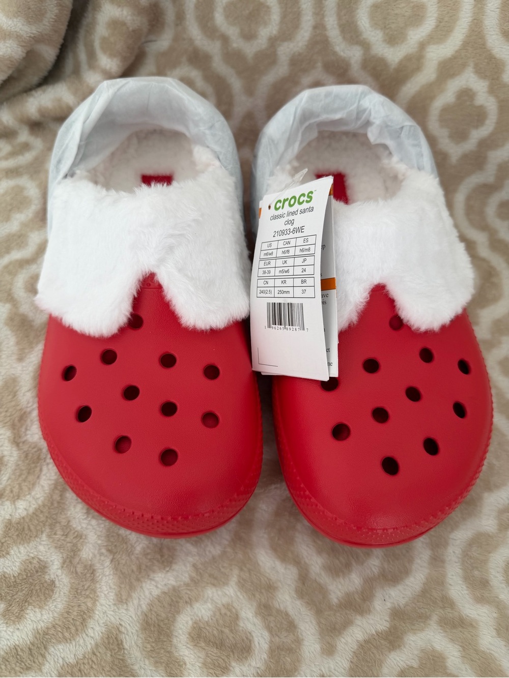 Crocs Womens Classic Lined Clog in Red with White Faux Fur Santa crocs size 8